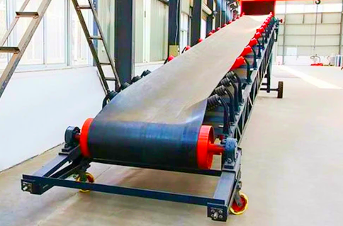 Heavy duty conveyor belt for ore
