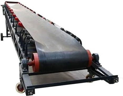 Conveyor belt for lumpy materials